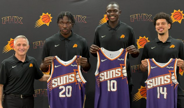 赛事分析-马鲁阿奇选择太阳10号球衣，弗莱明和布雷亚分别选择20号和14号球衣