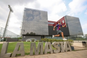 托伦茨谈首秀:我是喜欢带球突破的进攻型边卫 弗里克很关心我们