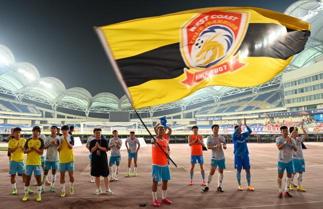 体育直播-青岛西海岸上演草根逆袭奇迹 从成立到中超仅7年